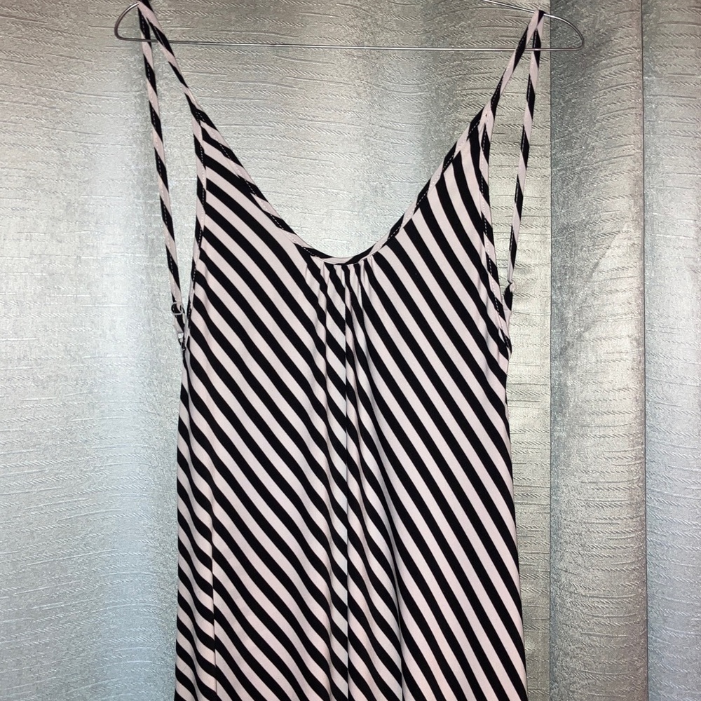 Maxi-Dress Black and White Striped Spaghetti Strap Dip Back ‎ M/L